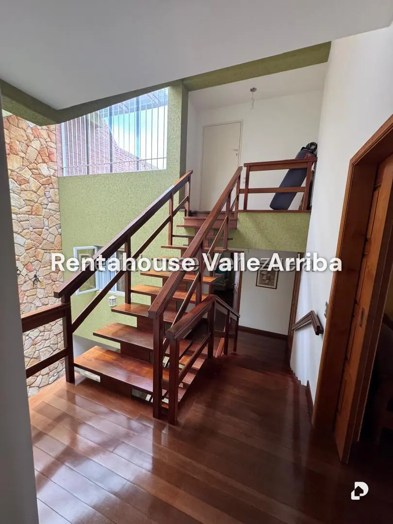 Casa en Alto Hatillo, Caracas – 30