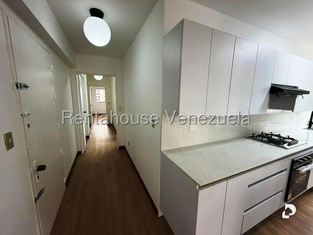 Apartamento en Los Palos Grandes, Caracas – 17
