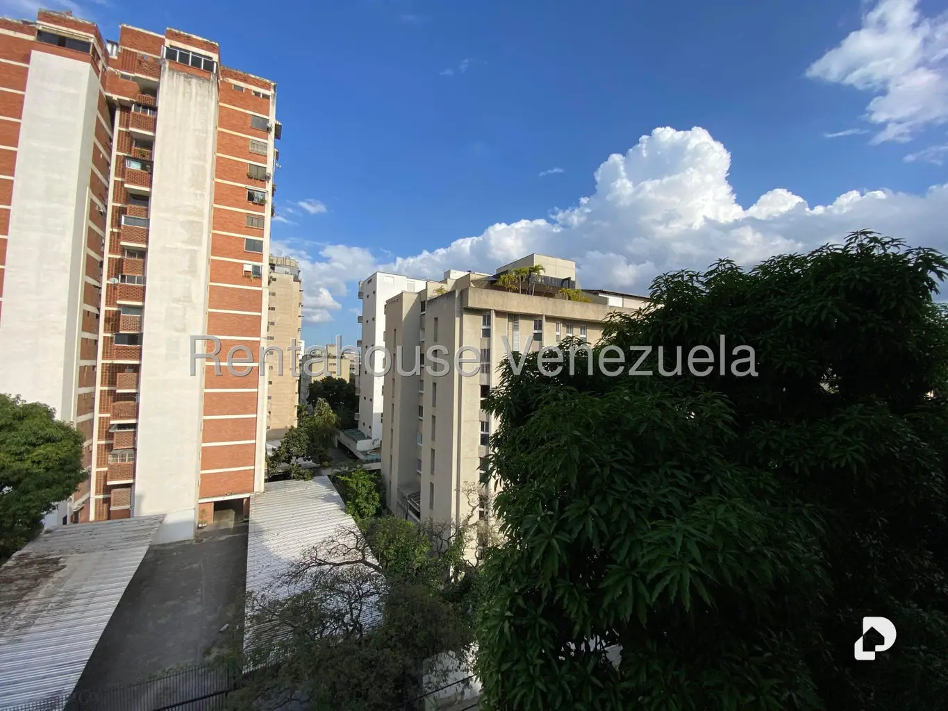 Apartamento en Los Palos Grandes, Caracas – 14