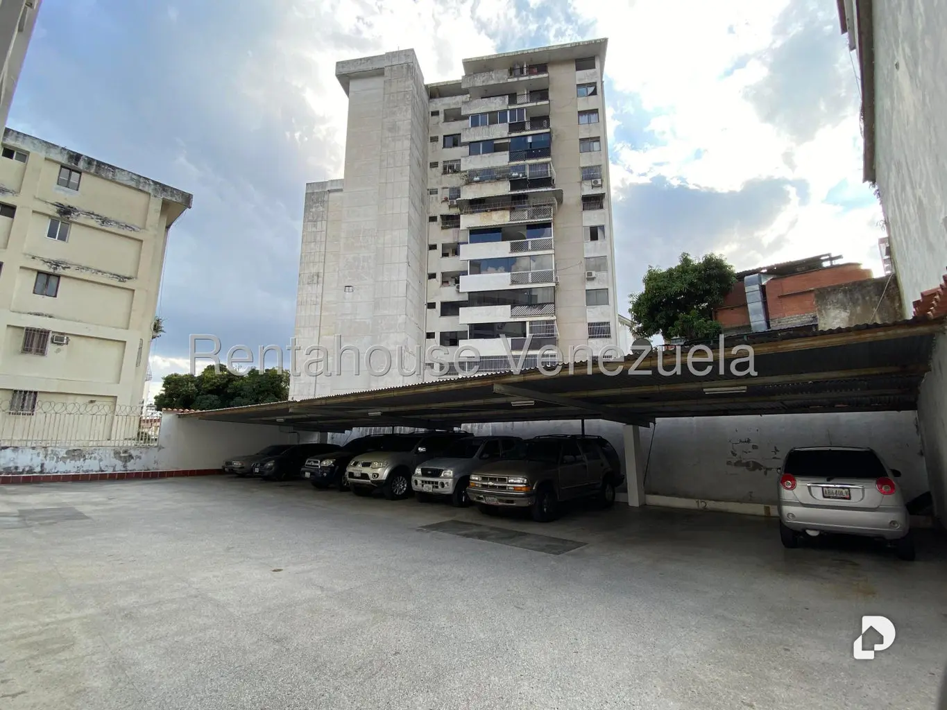 Apartamento en Los Palos Grandes, Caracas – 26