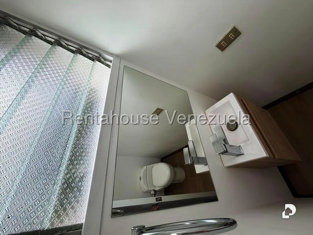 Apartamento en Los Palos Grandes, Caracas – 16