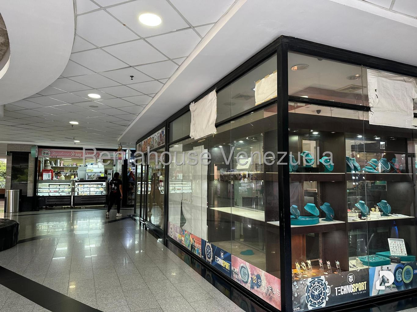 Local comercial en El Paraíso, Caracas – 15