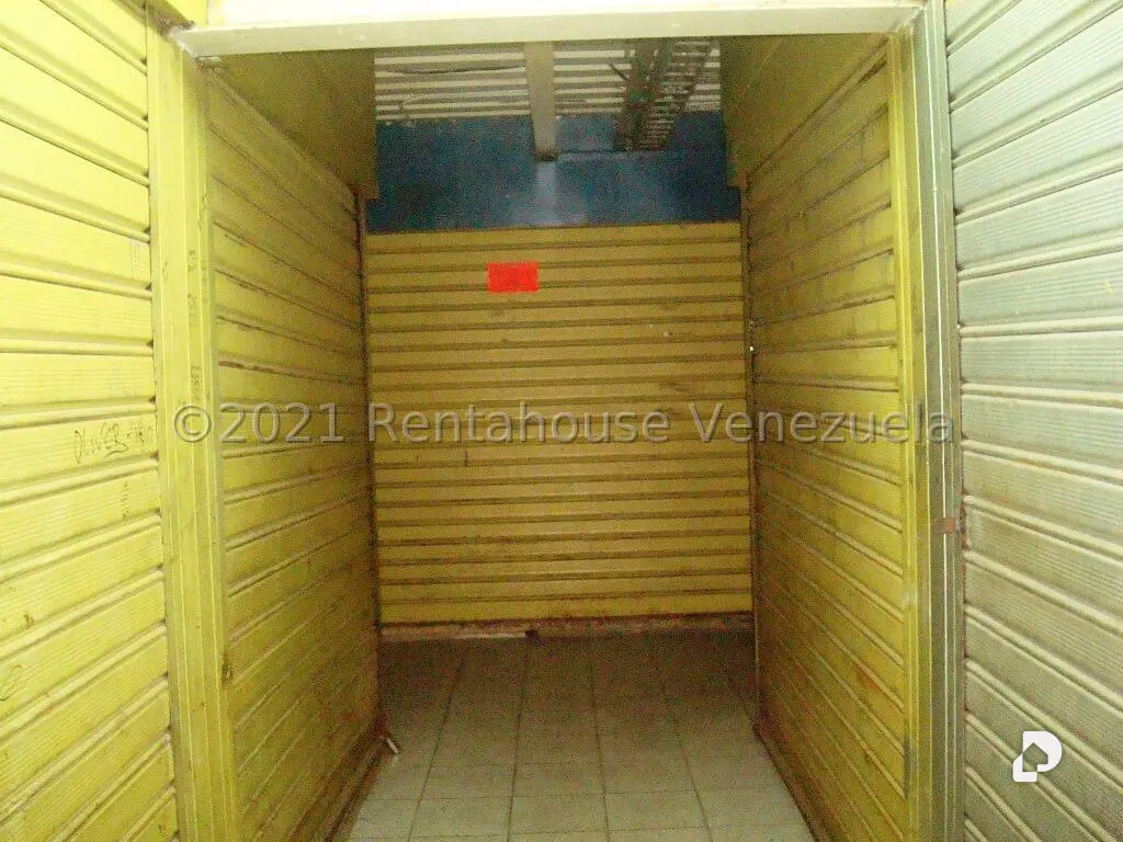 Building in El Cementerio, Caracas – 5