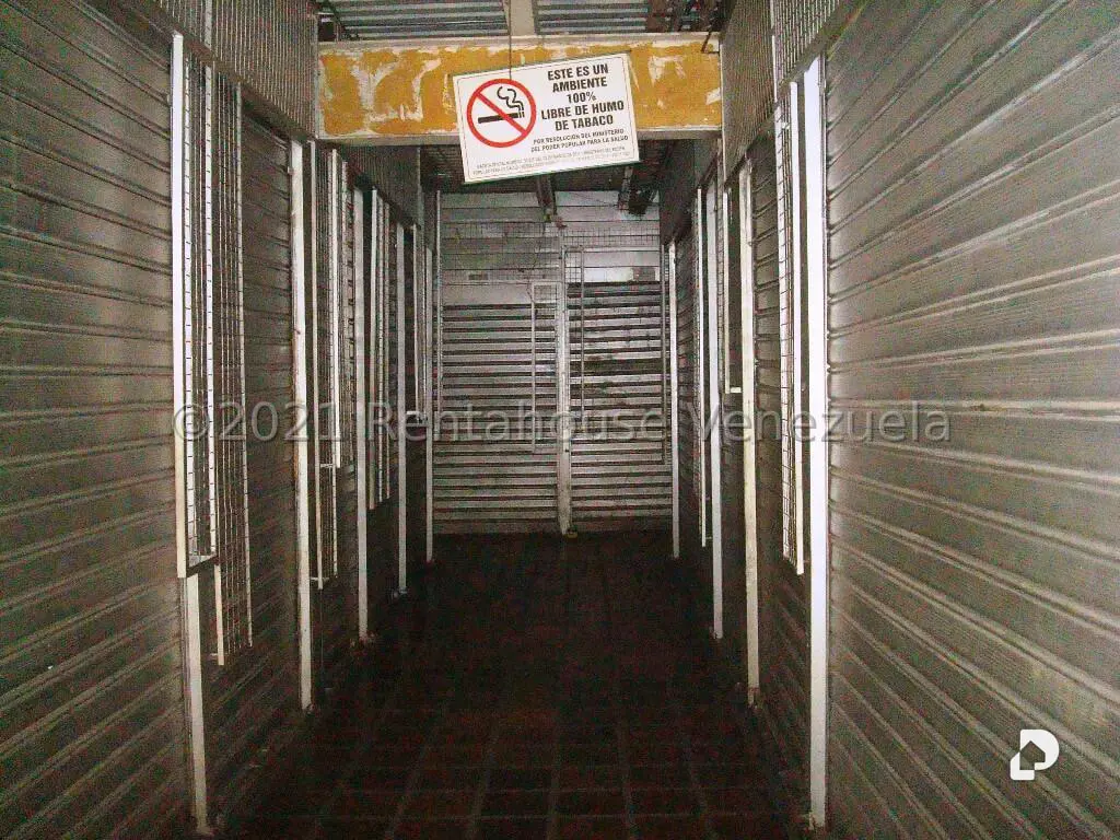 Building in El Cementerio, Caracas – 8