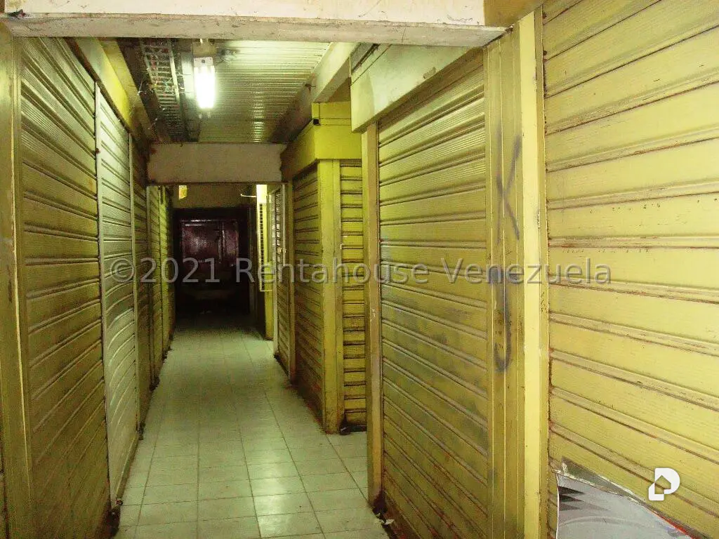 Building in El Cementerio, Caracas – 7