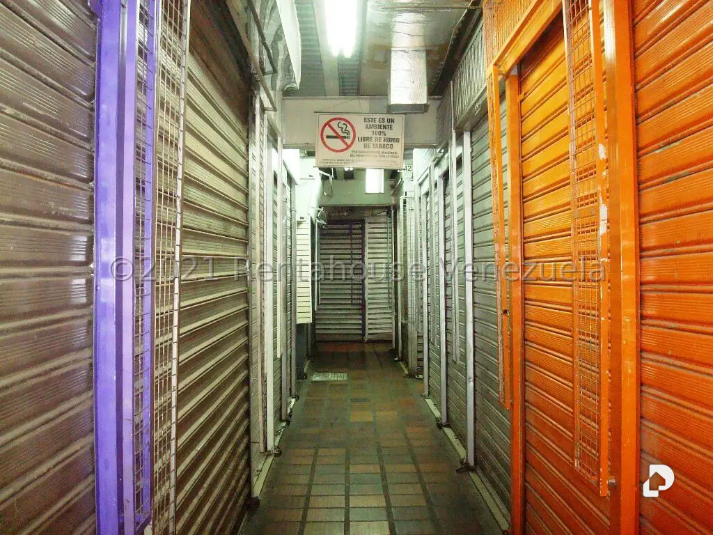 Building in El Cementerio, Caracas – 22