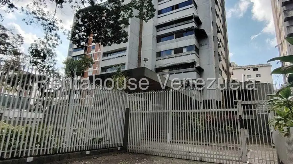 Apartment in La Florida, Caracas - 1