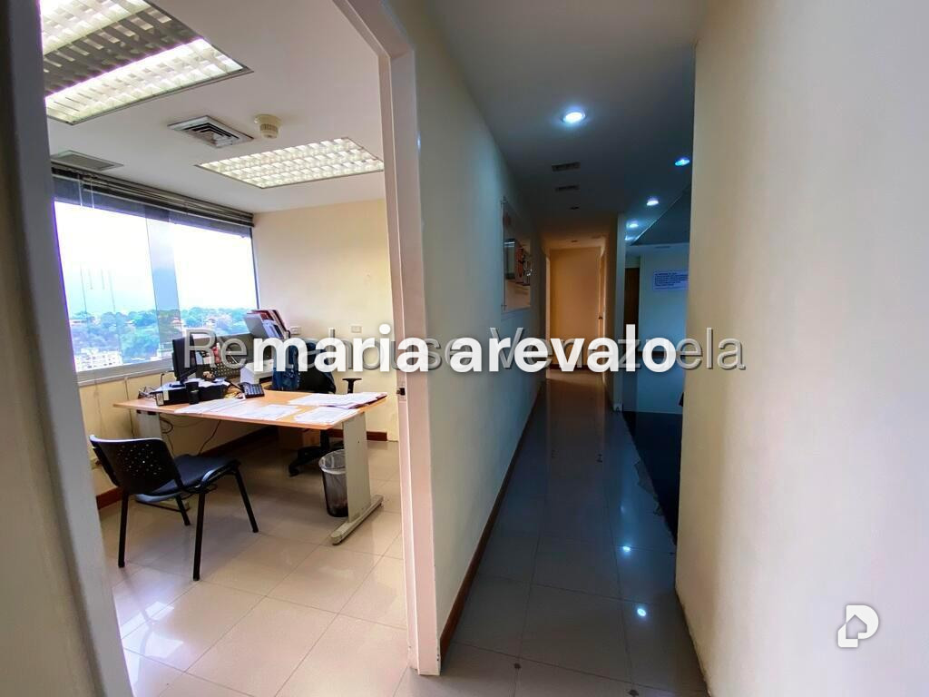 Oficina en Santa Sofía, Caracas – 12