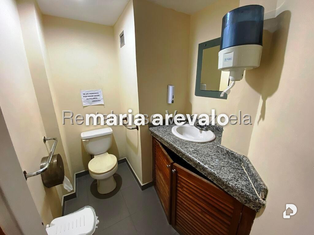 Oficina en Santa Sofía, Caracas – 18