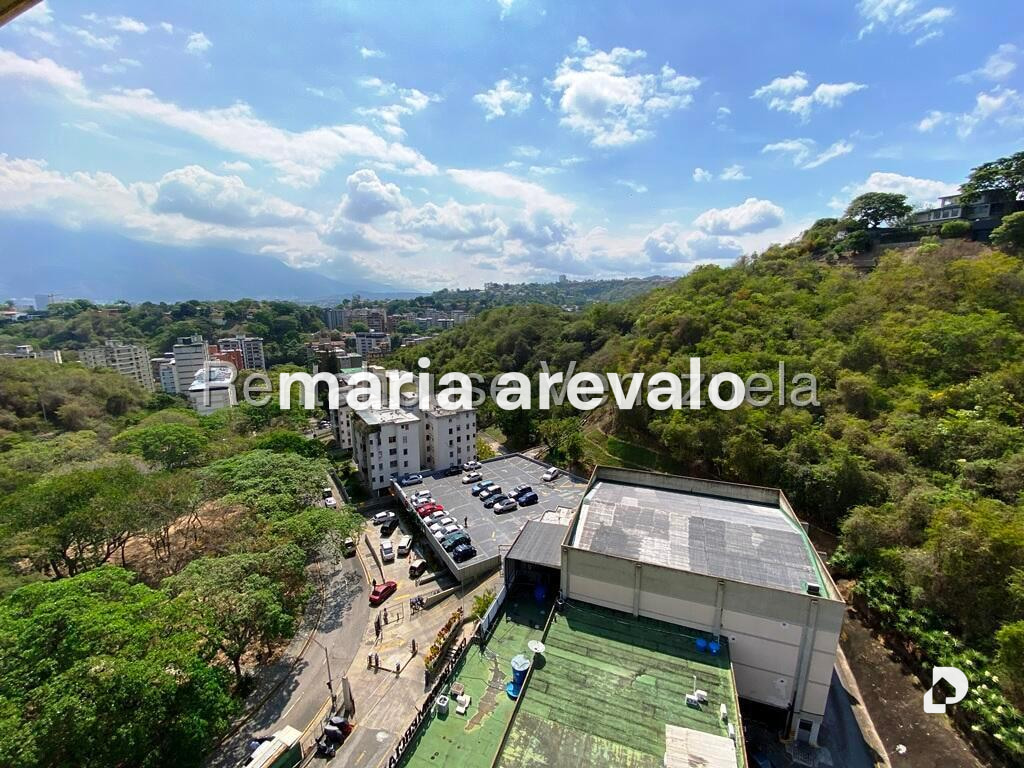 Oficina en Santa Sofía, Caracas – 19