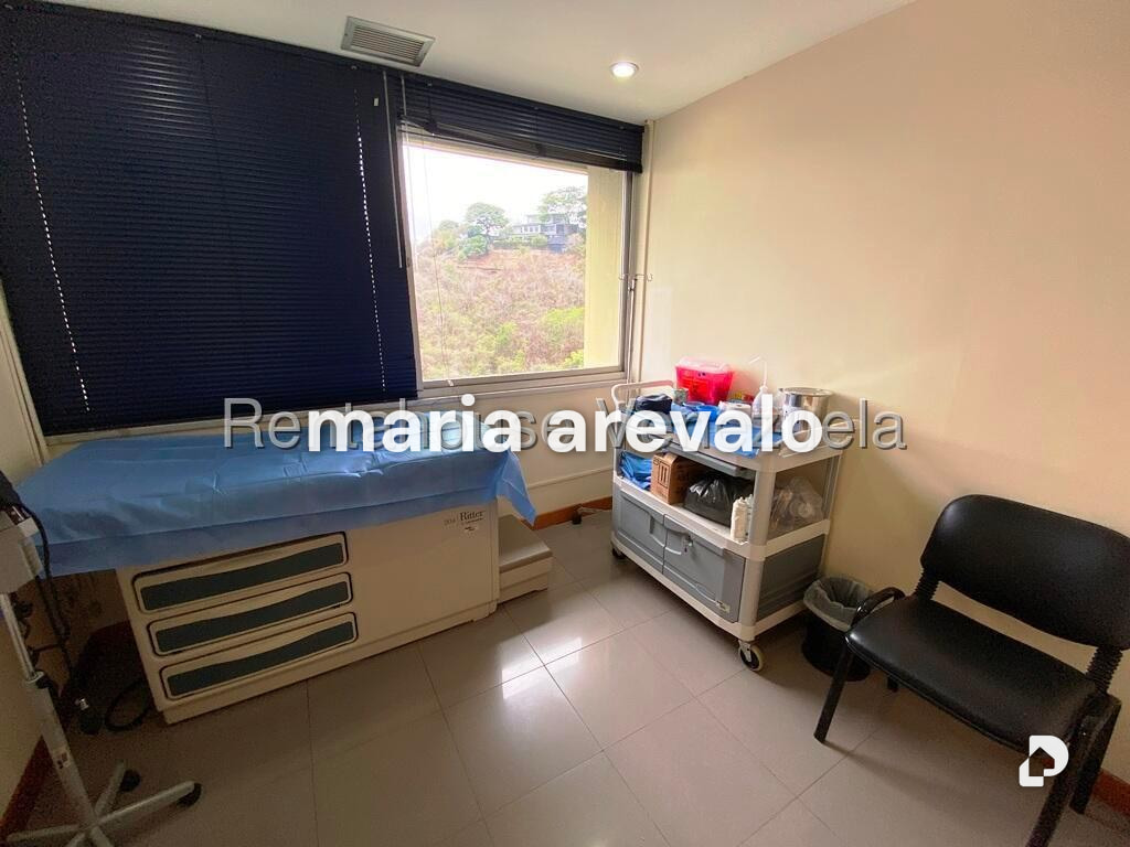 Oficina en Santa Sofía, Caracas – 17