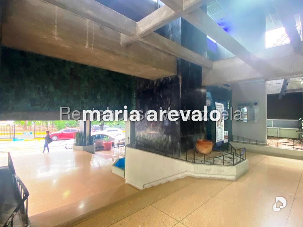 Oficina en Santa Sofía, Caracas – 21