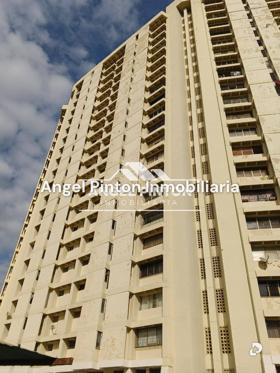 Apartamento en Avenida 5 de Julio, Maracaibo – 12