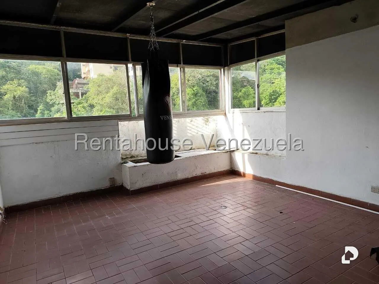 Apartamento en Las Esmeraldas, Caracas – 24