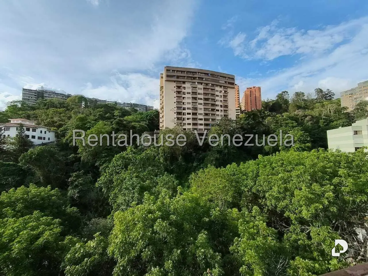 Apartamento en Las Esmeraldas, Caracas – 28