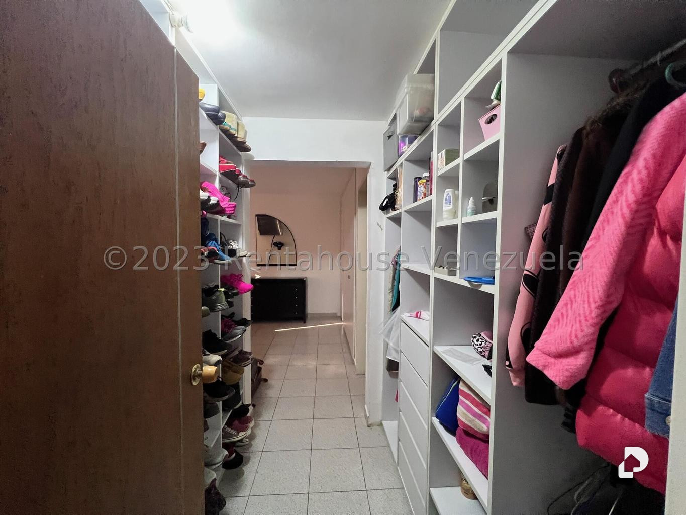 Apartamento en Colinas de La Tahona, Caracas