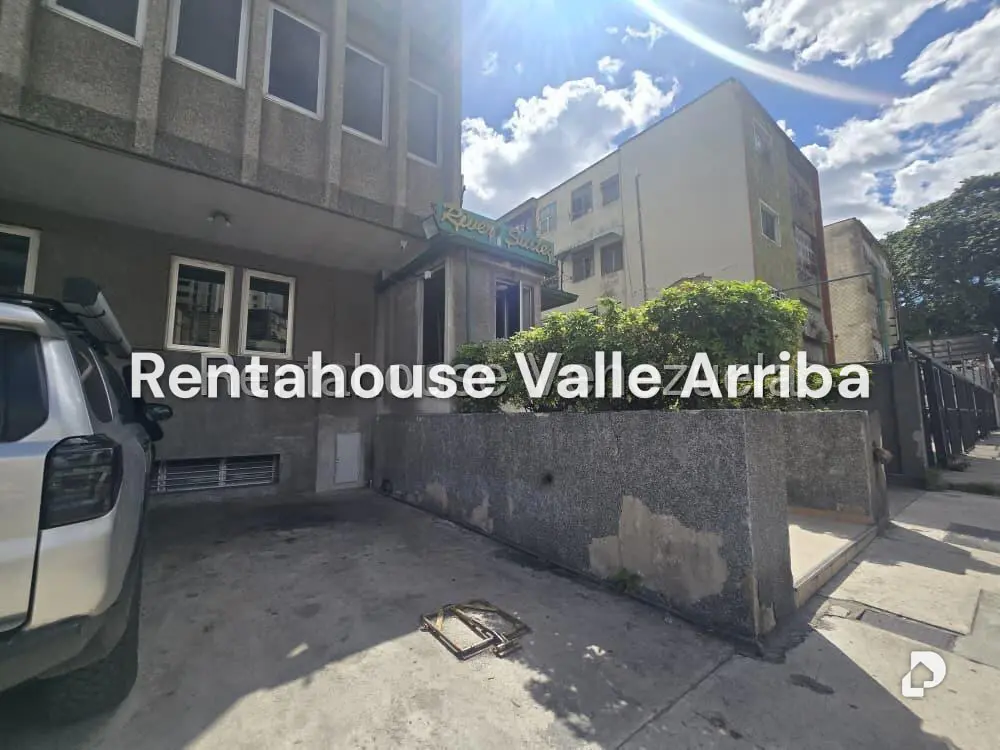Local comercial en Bello Monte, Caracas – 17
