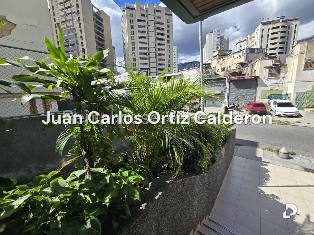Oficina en Bello Monte, Caracas – 18