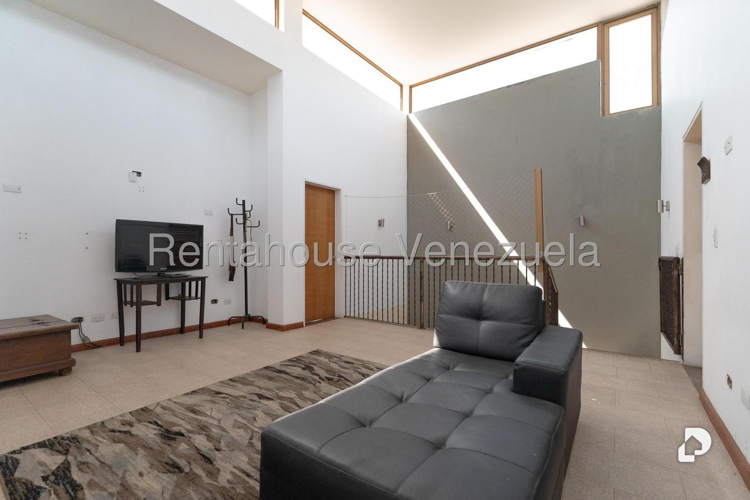 House in Miranda, Caracas – 27