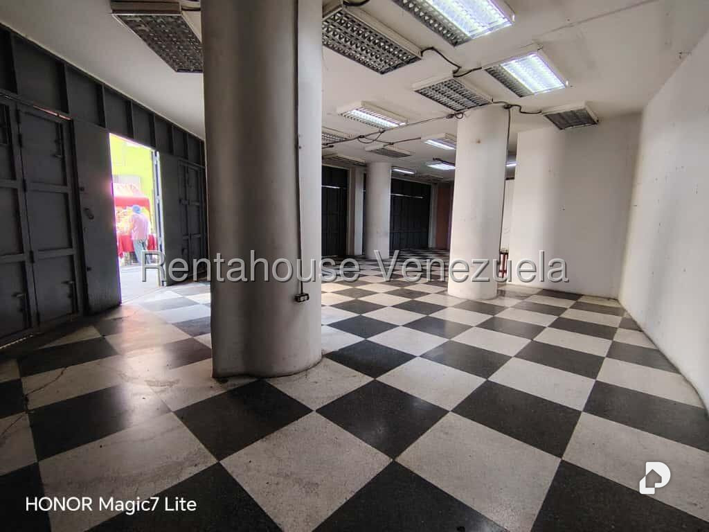 Local comercial en Parroquia La Candelaria, Caracas – 4