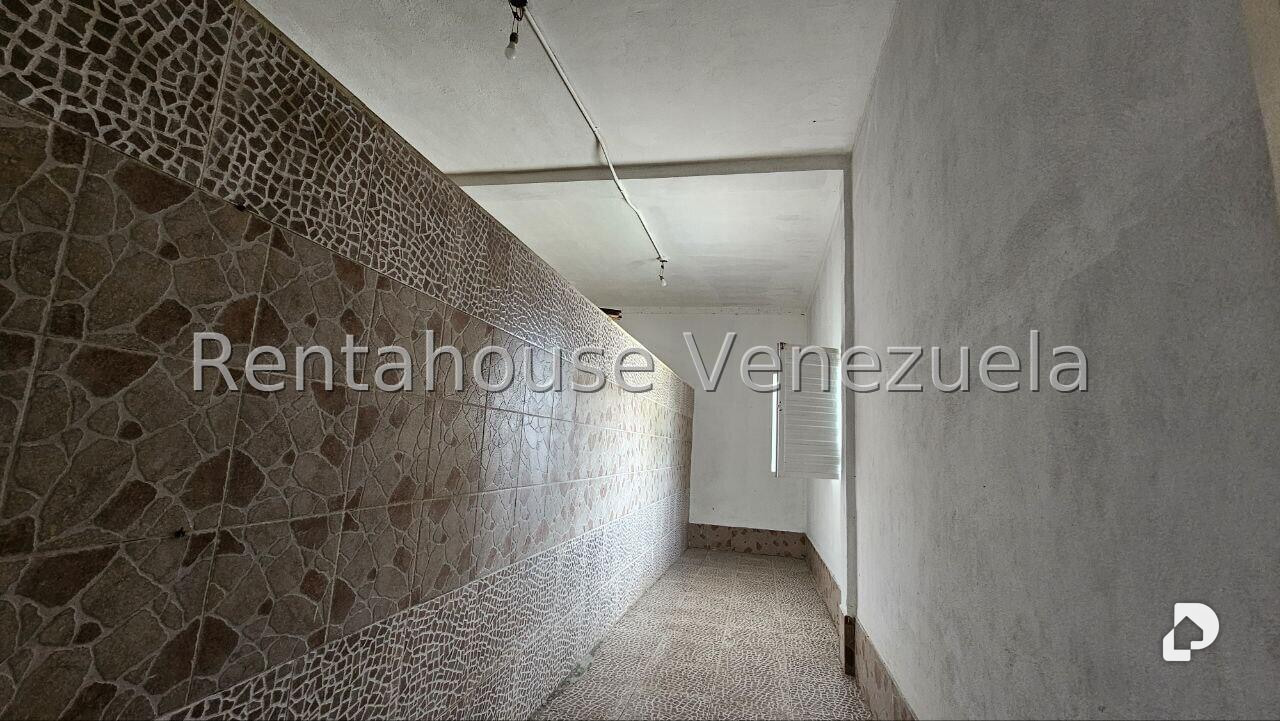 Casa en Cumbres de Curumo, Caracas – 15