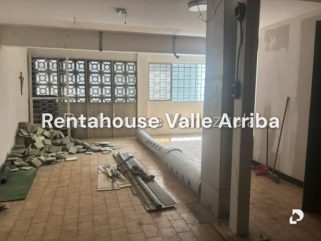 Local comercial en Parroquia La Candelaria, Caracas – 13