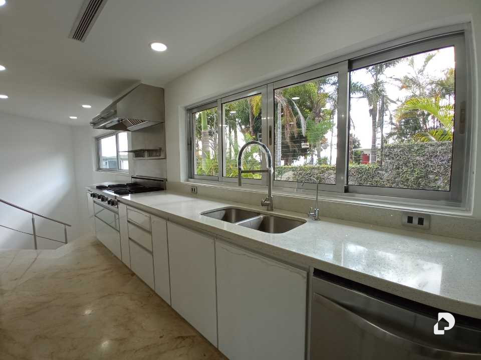Casa en La Lagunita, Caracas – 11