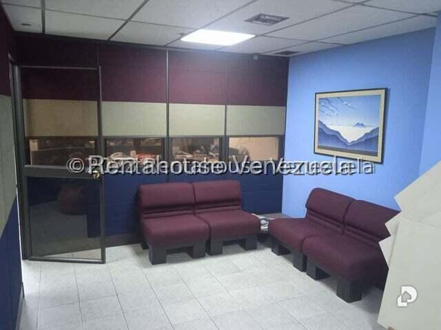 Local comercial en La Urbina, Caracas