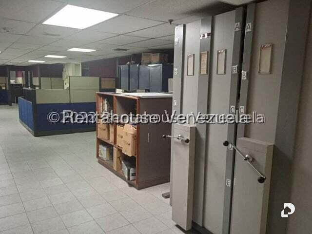 Local comercial en La Urbina, Caracas