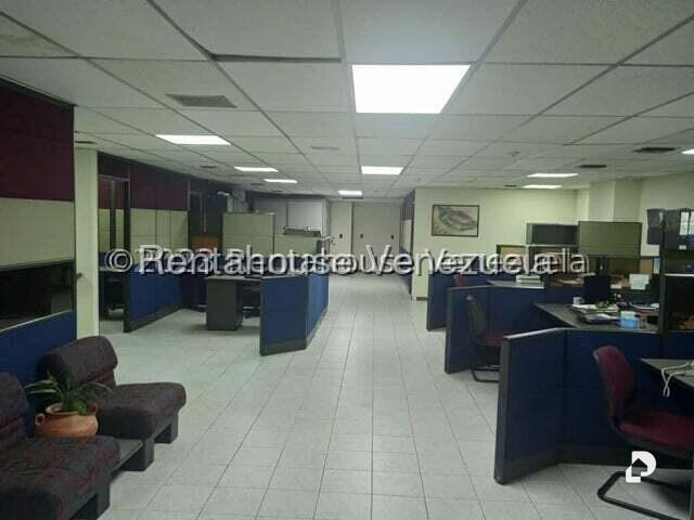 Local comercial en La Urbina, Caracas