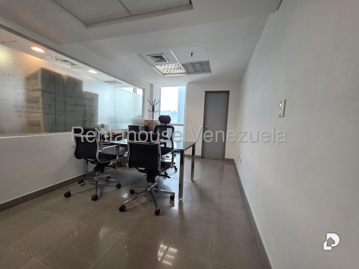 Oficina en El Rosal, Caracas – 18