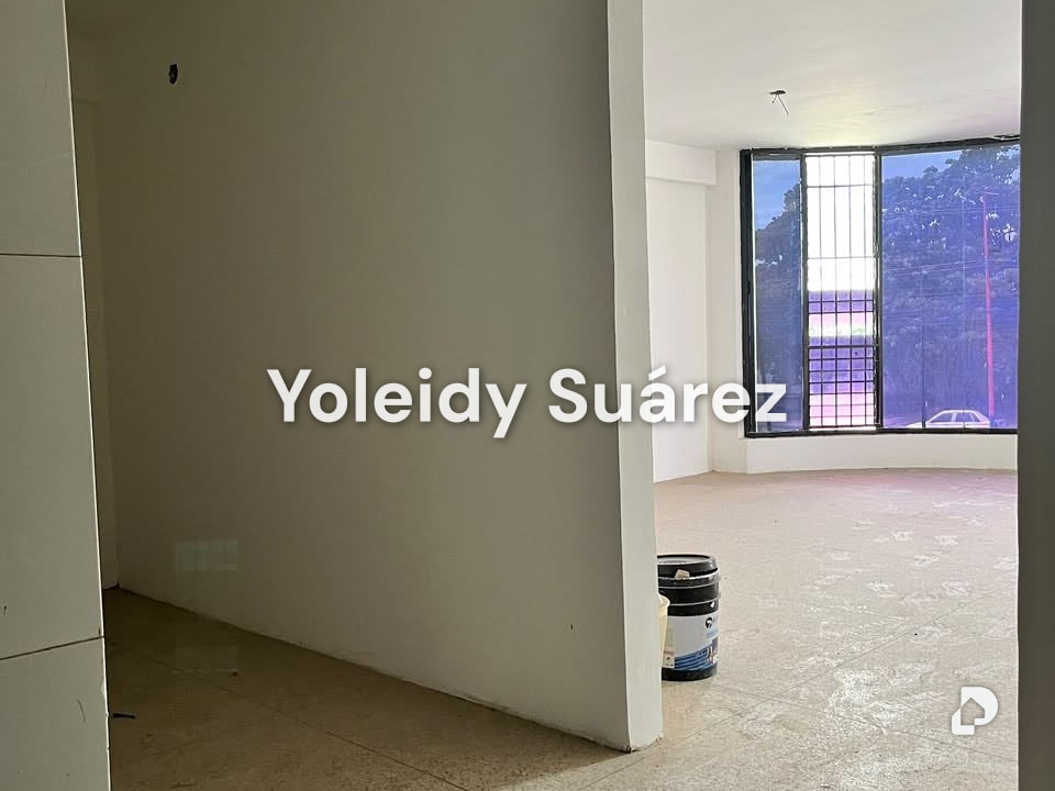 Local comercial en Los Guayos – 12