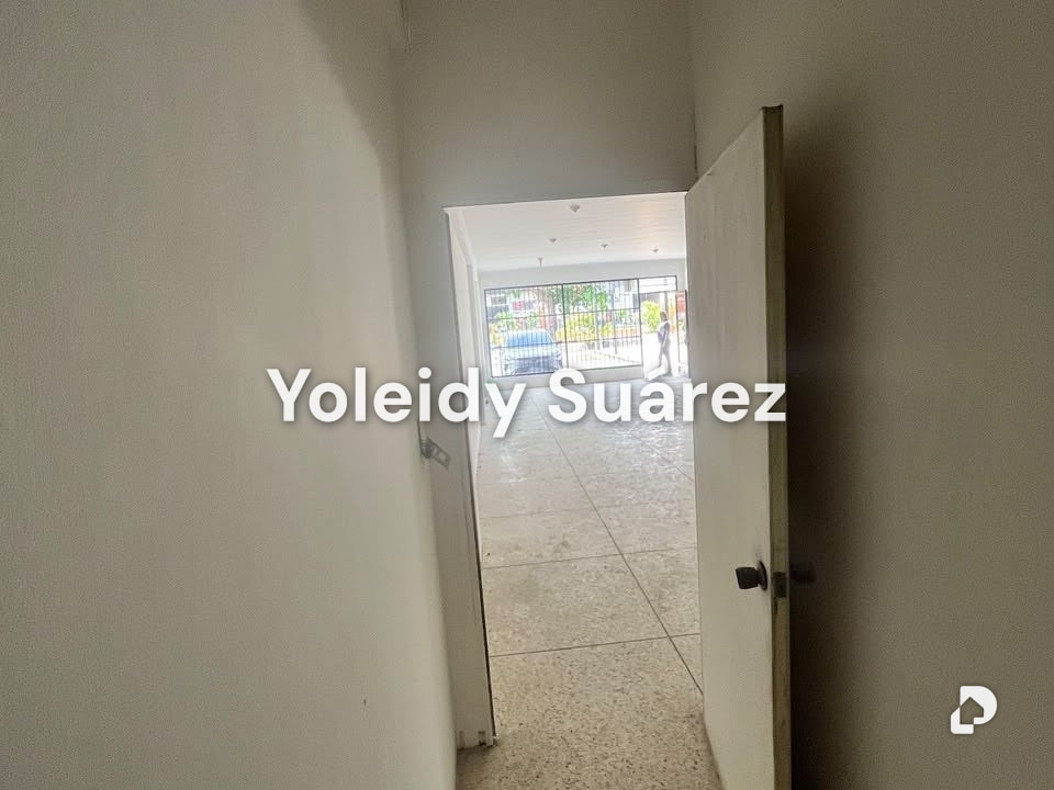 Local comercial en Los Guayos – 2