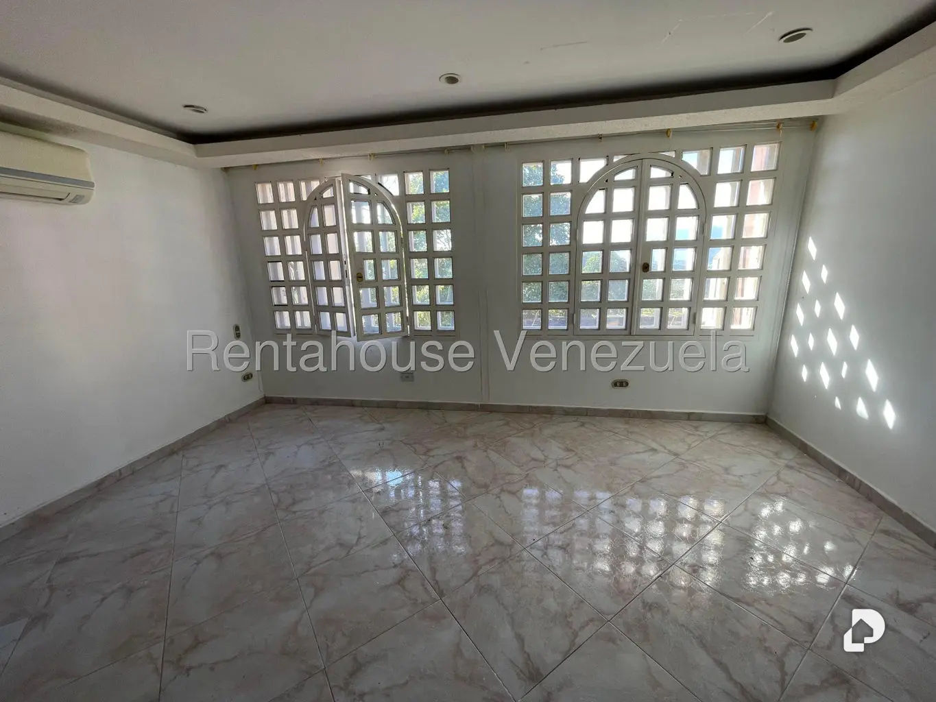 Casa en Los Naranjos (del Cafetal), Caracas – 28