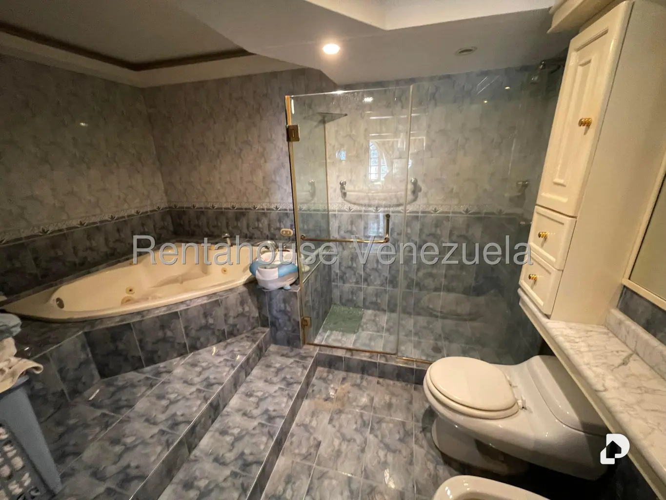 Casa en Los Naranjos (del Cafetal), Caracas – 26