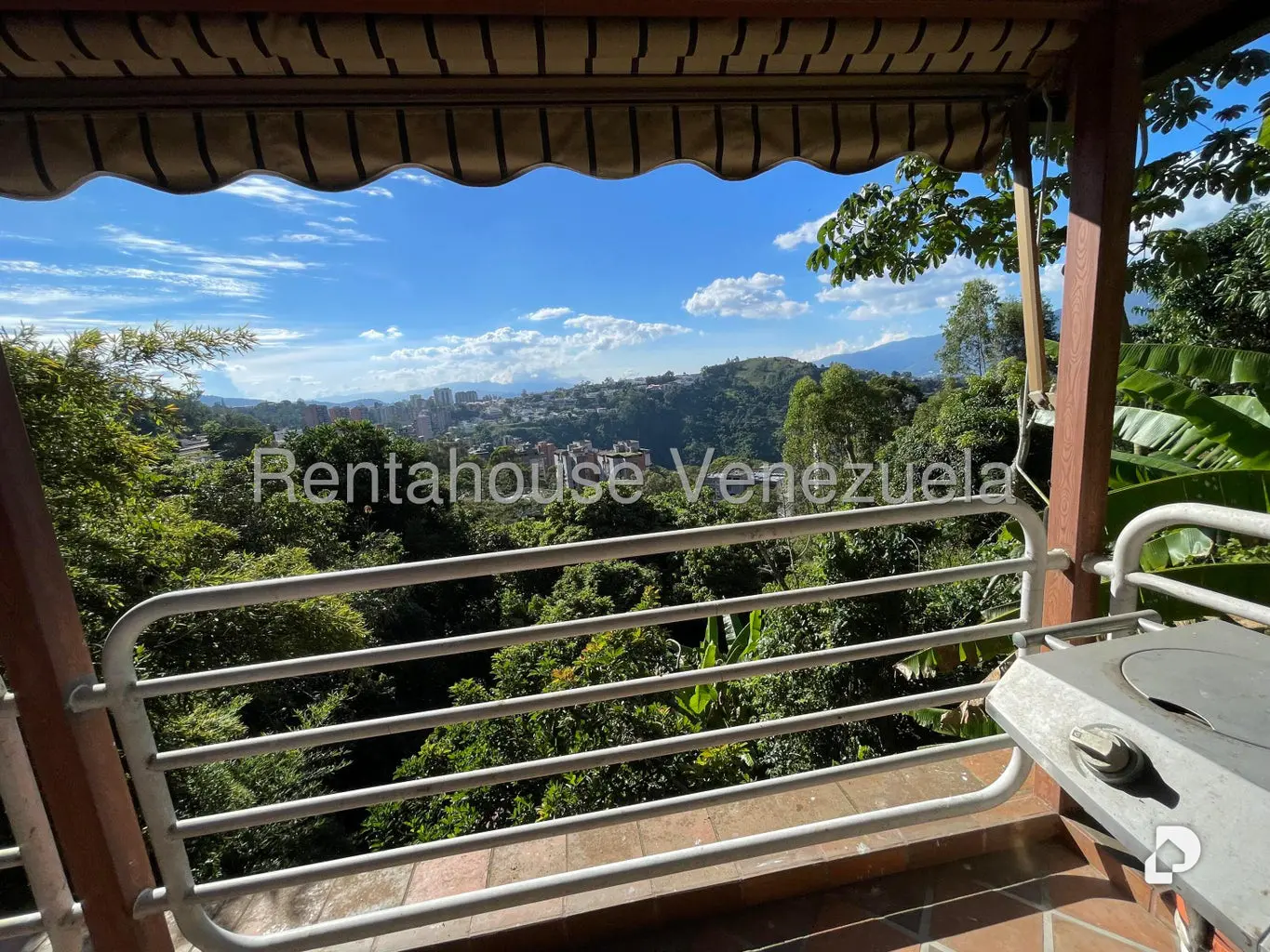 Casa en Los Naranjos (del Cafetal), Caracas – 17