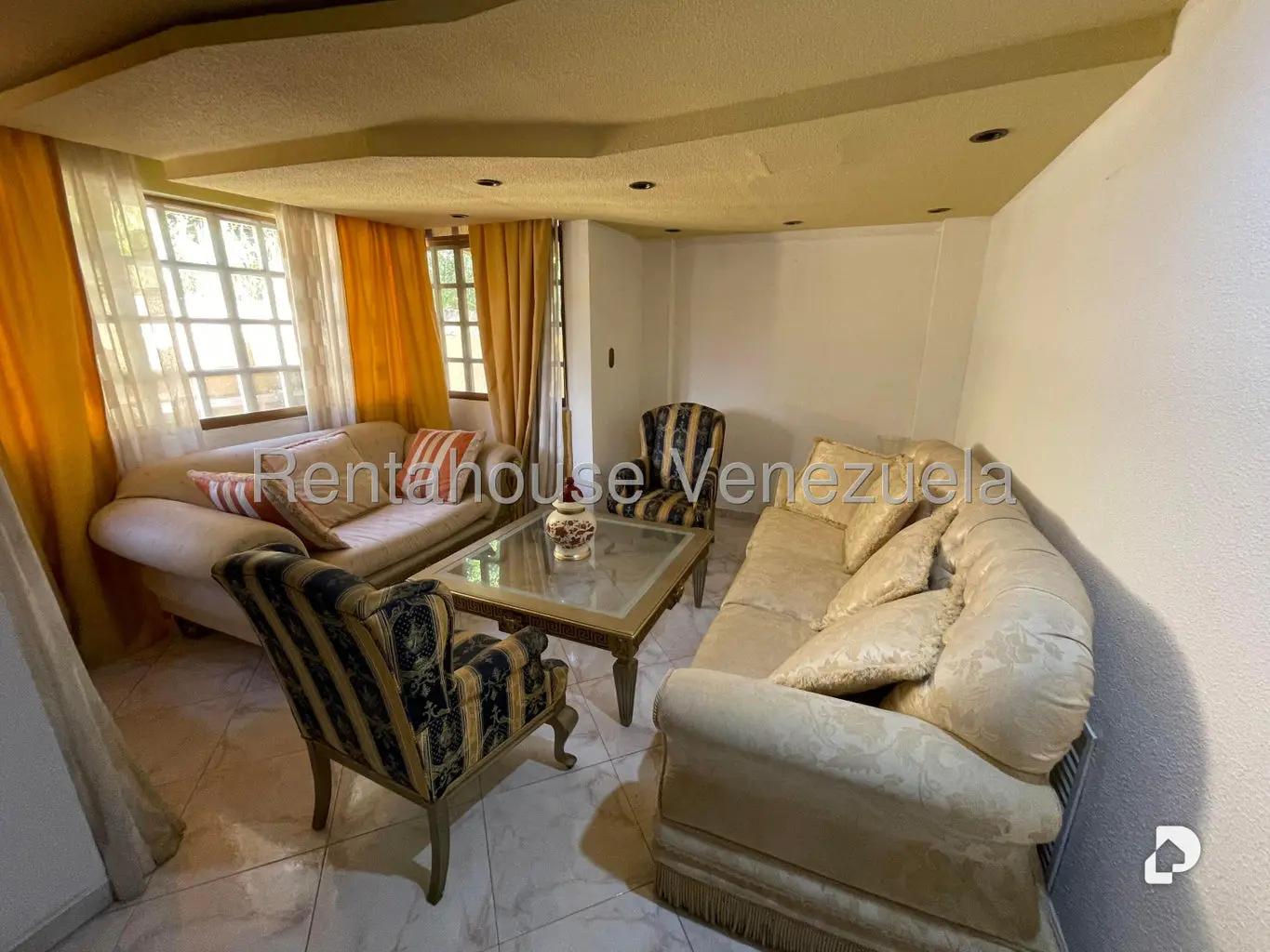 Casa en Los Naranjos (del Cafetal), Caracas – 24