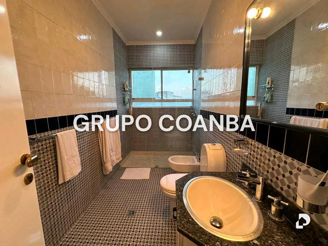 Casa en Altamira, Caracas – 18