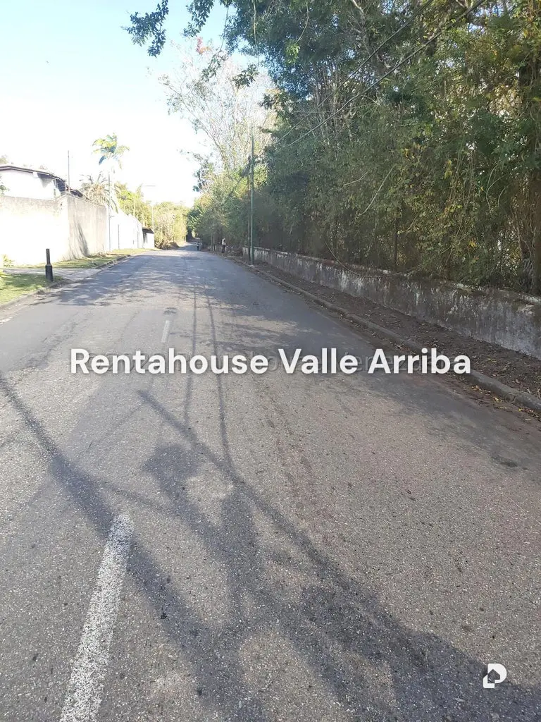 Terreno en Alto Hatillo, Caracas – 23