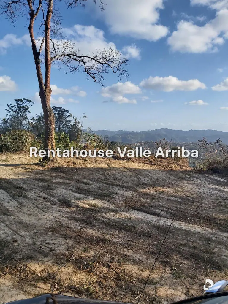 Terreno en Alto Hatillo, Caracas – 22