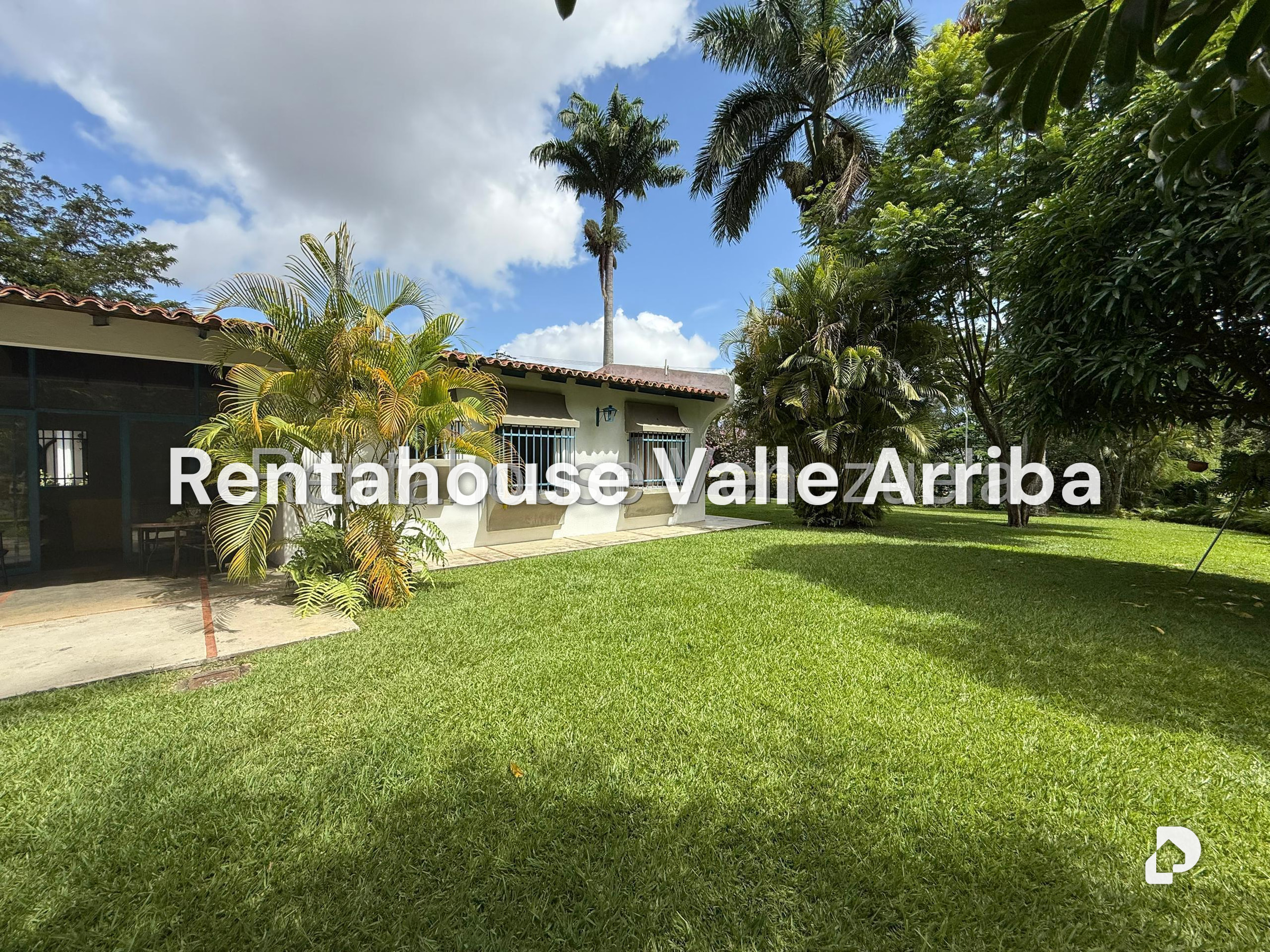 Casa en Cerro Verde, Caracas – 26