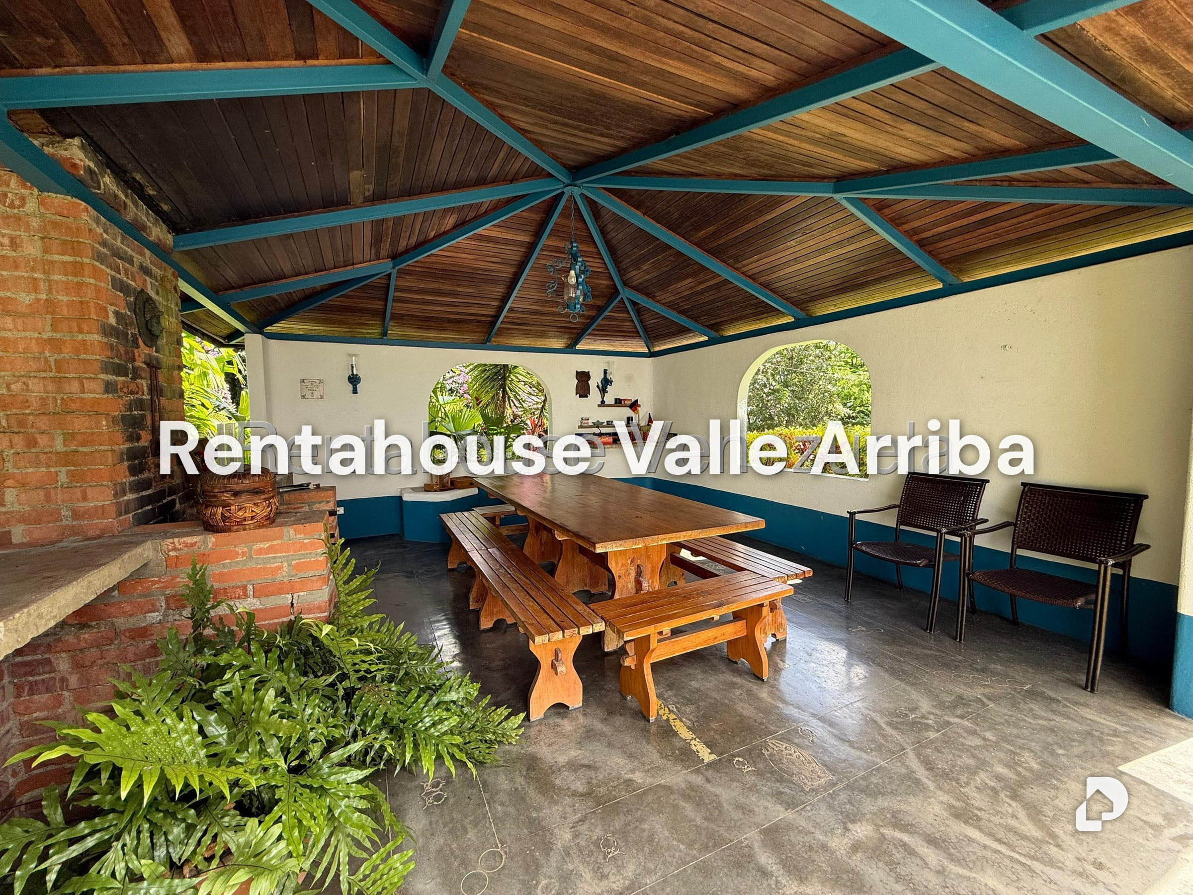 Casa en Cerro Verde, Caracas – 19