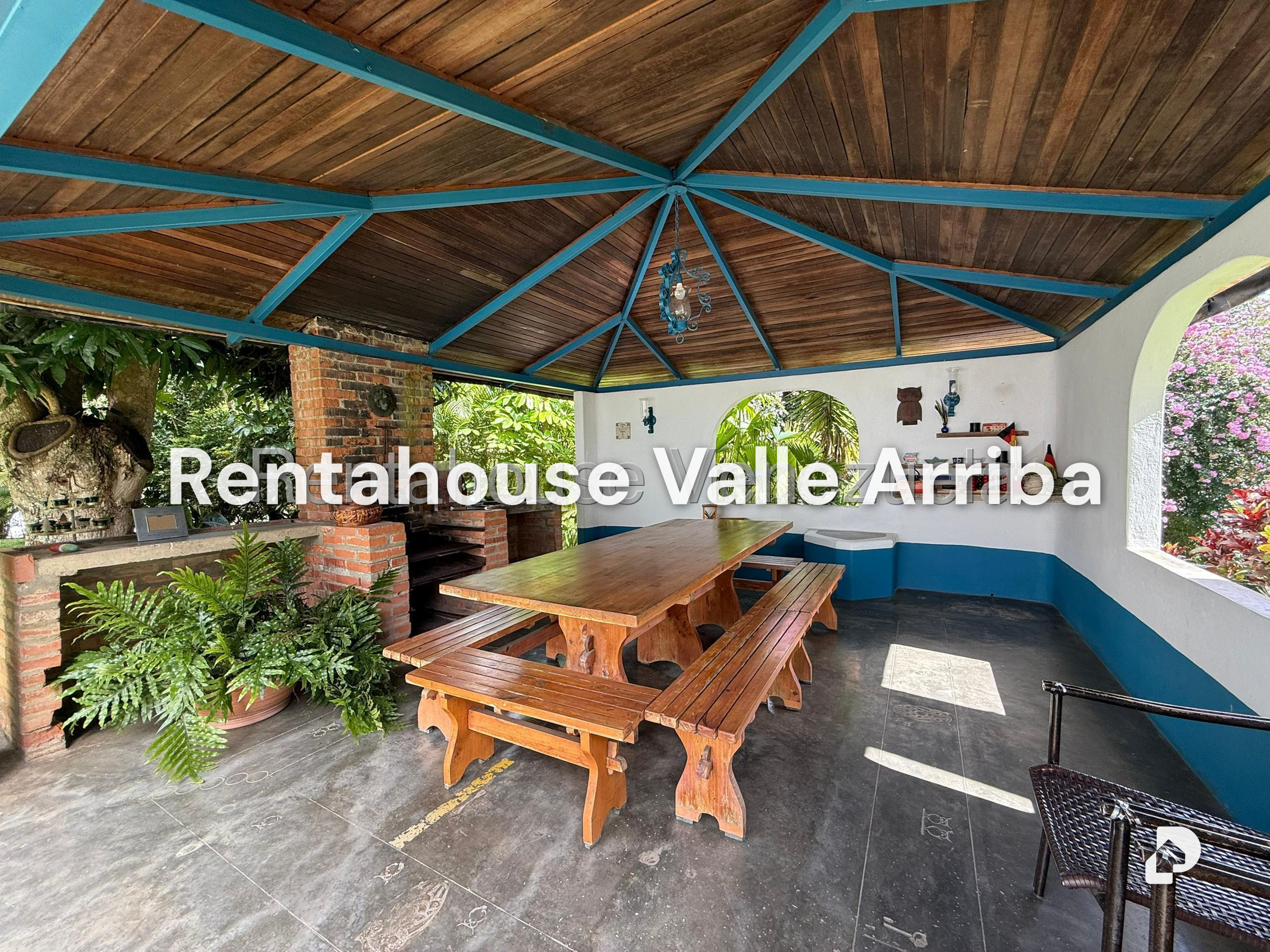 Casa en Cerro Verde, Caracas – 18