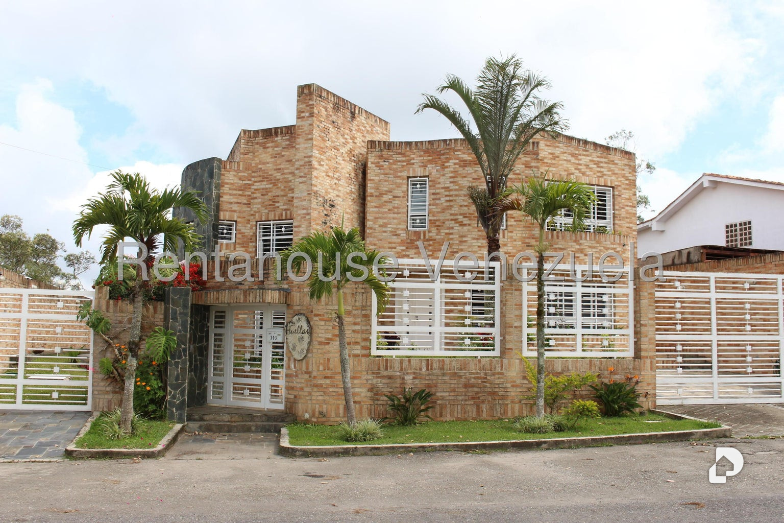 House in Club de Campo, San Antonio de Los Altos – 1