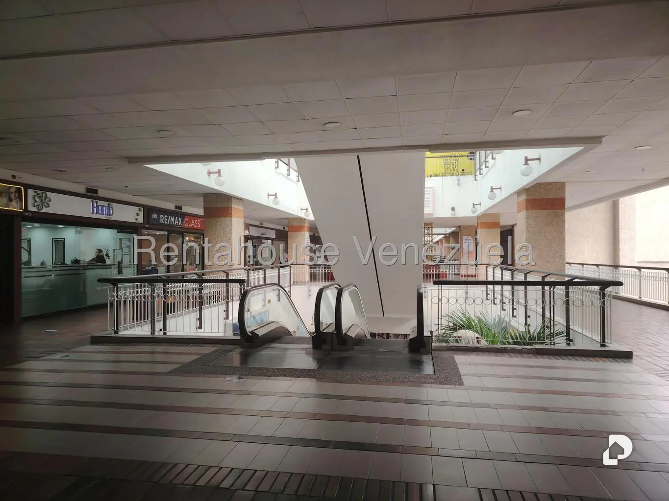 Local comercial en Prados del Este, Caracas