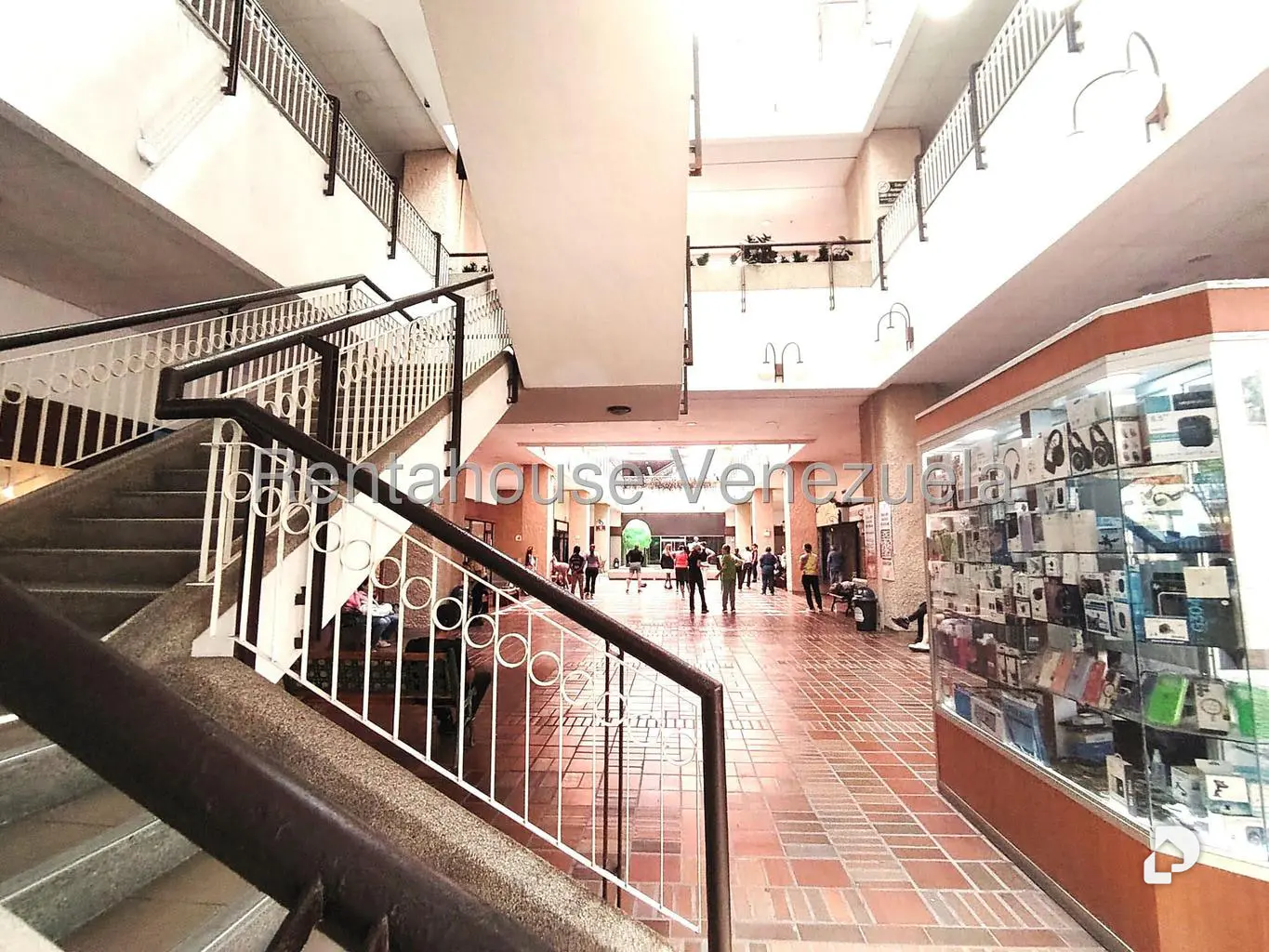 Local comercial en Prados del Este, Caracas