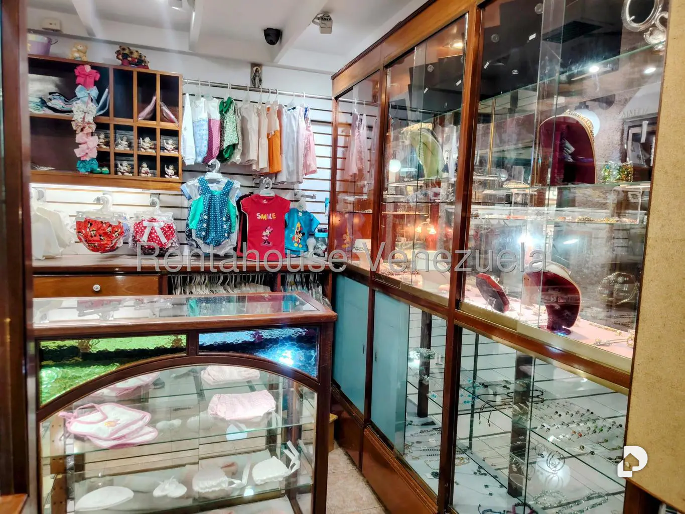 Local comercial en Prados del Este, Caracas