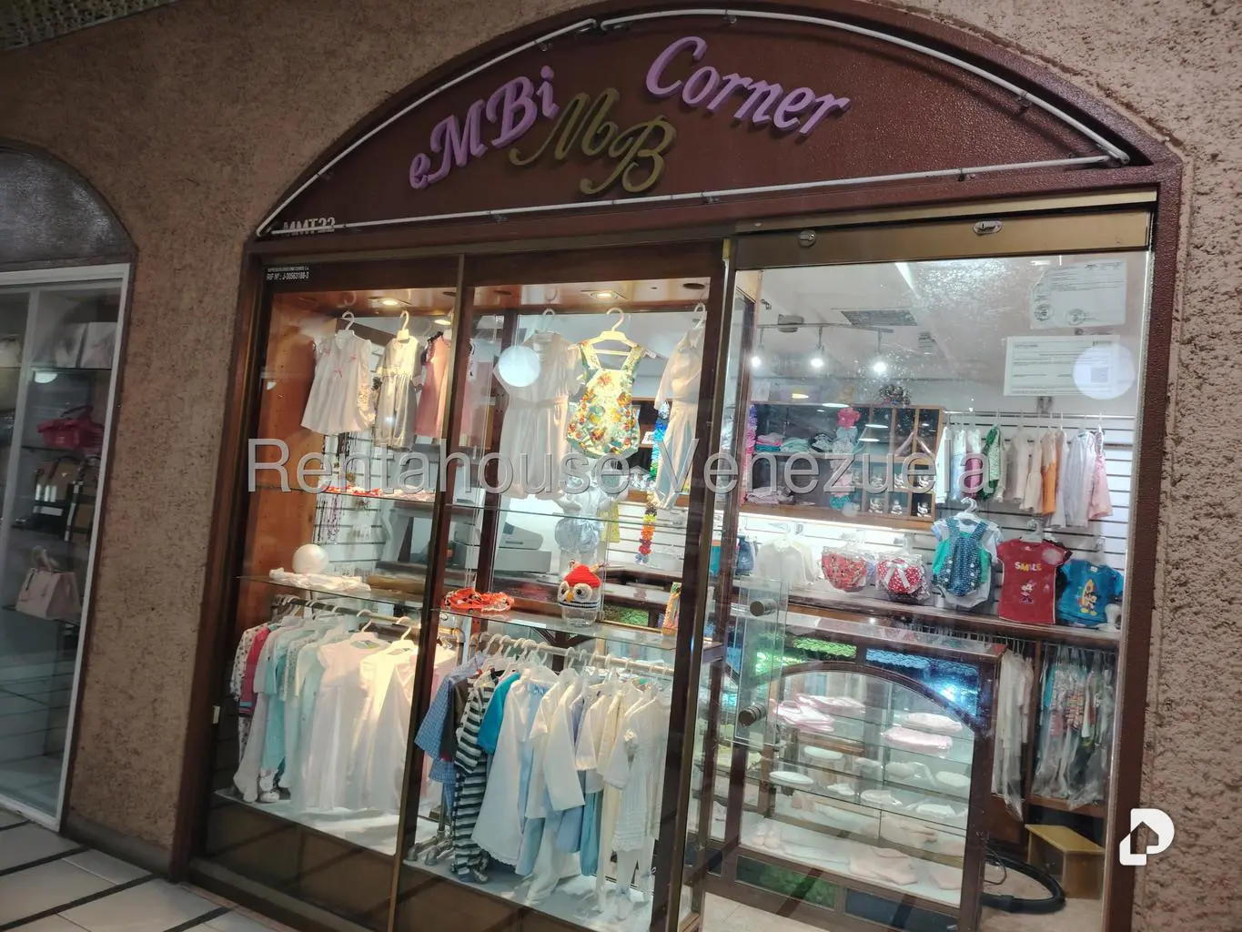 Local comercial en Prados del Este, Caracas