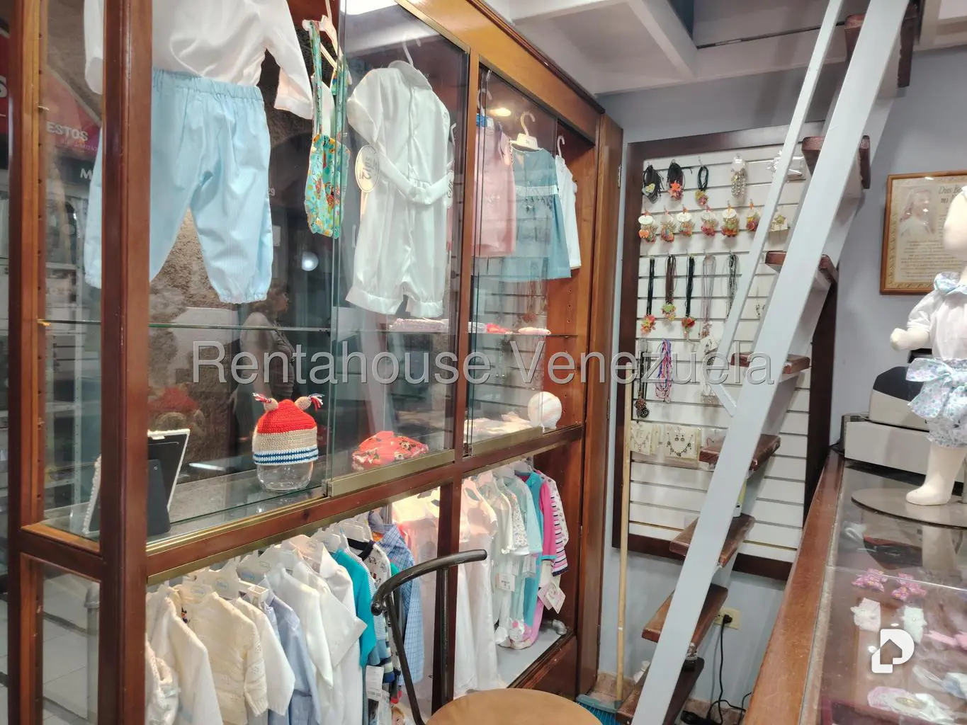 Local comercial en Prados del Este, Caracas