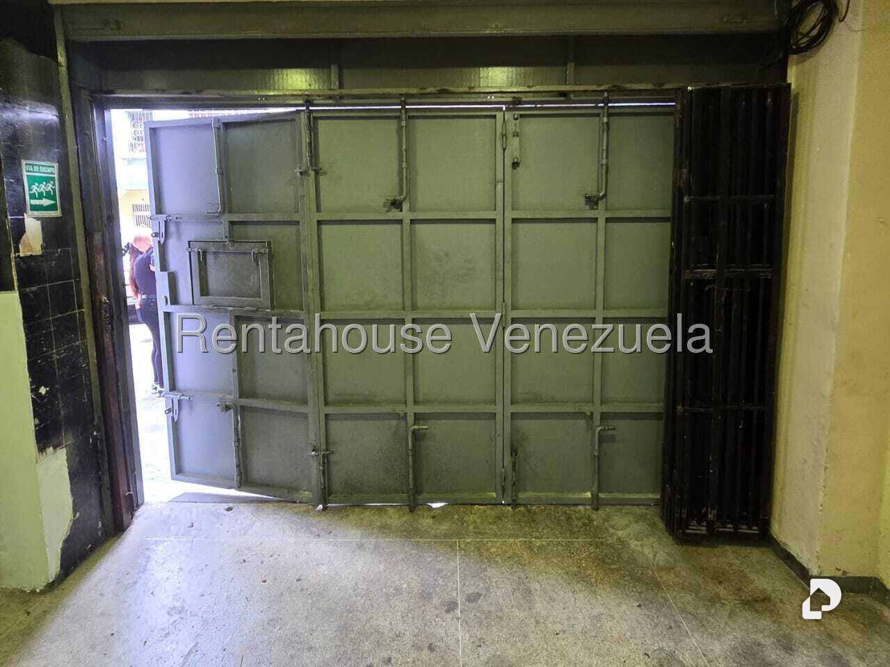 Local comercial en Parroquia La Candelaria, Caracas – 8